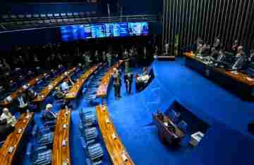  Senado aprova isenção de IR para quem ganha até dois salários-mínimos 